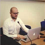 Laureato magistrale in ingegneria informatica offre lezioni di programmazione in diversi linguaggi
